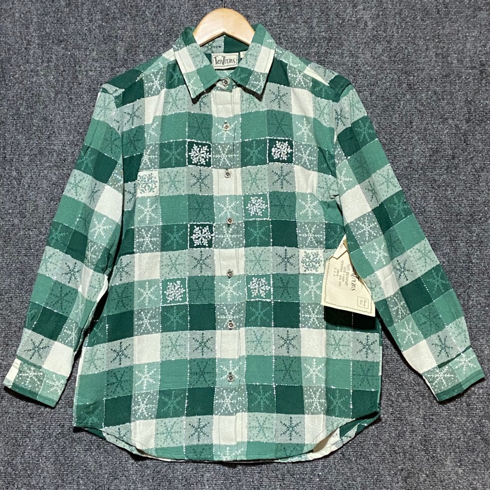 VTG Tantrums Women's Petite S Green Plaid Snowflake Long Sleeve Button Up Top